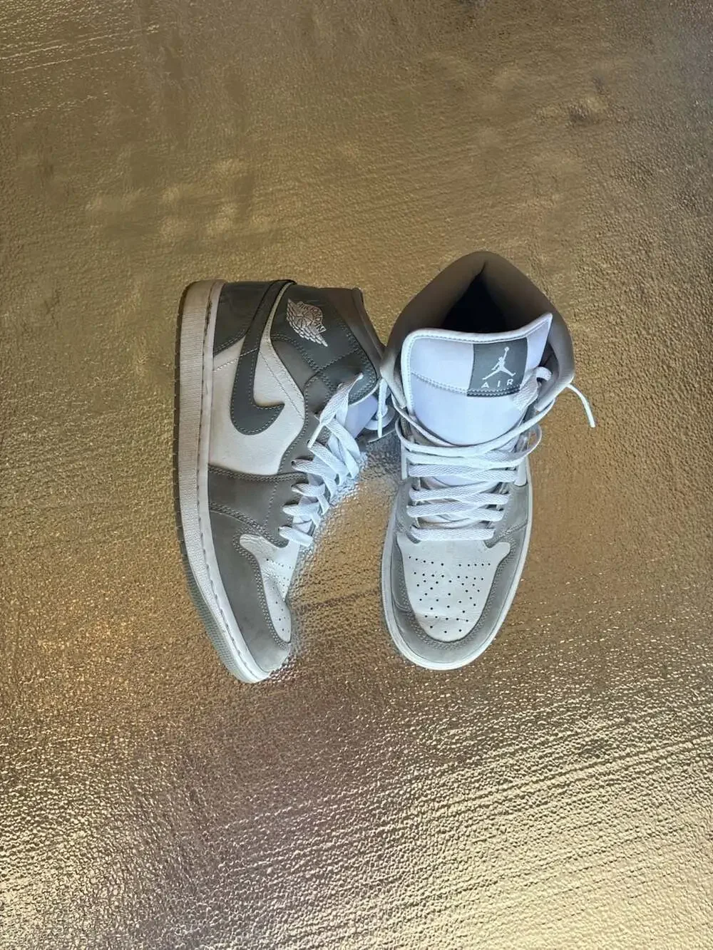 Air Jordan 1 Mid SE White/Cool Grey-Medium Grey (HF3216-100)